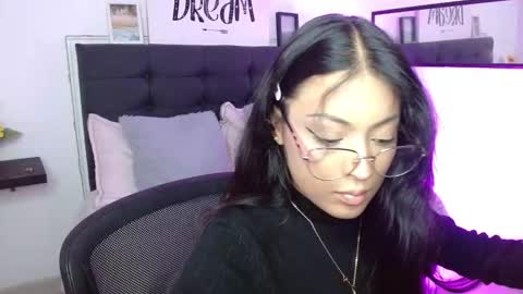 Snapshot of vannesweet_ chatting on 09.30.25 vane online show from 09.30.25