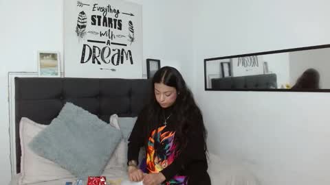 Snapshot of vannesweet_ chatting on 10.02.25 vane online show from 10.02.25