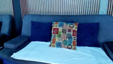 Vans Ross online show from 01.05.26