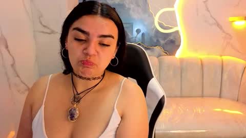 Snapshot of vany_lu_tx chatting on 11.06.25 Live 800am 200pm COLOMBIAN HOUR online show from 11.06.25