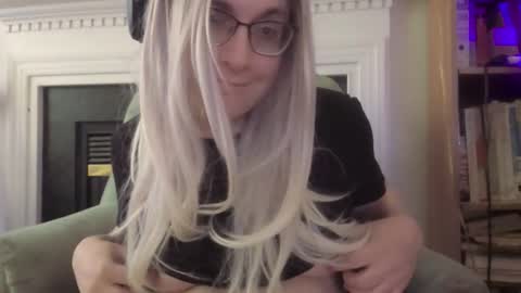 Snapshot of varinadarken chatting on 04.08.26 Varina online show from 04.08.26