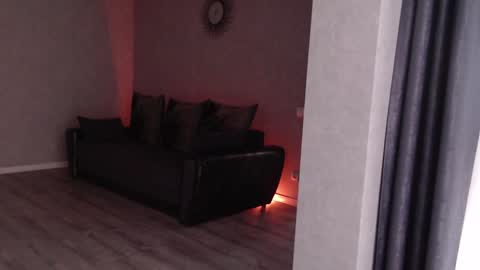 Varonica Caprii Online this week  Monday Tuesday Thursday Friday online show from 12.17.24