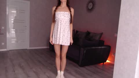 Varonica Caprii Online this week  Monday Tuesday Thursday Friday online show from 12.22.24