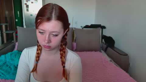 Snapshot of vasilisa_lik chatting on 10.15.25 Vasilisa lik online show from 10.15.25