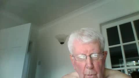 Snapshot of vassus chatting on 10.23.25 vassus online show from 10.23.25