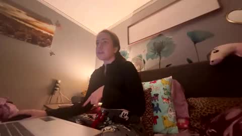 vaua089 online show from 11.24.25