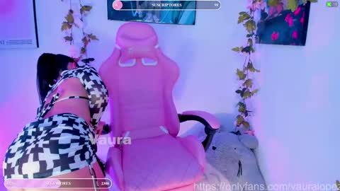 Snapshot of vaura222 chatting on 02.07.25 vaura222 online show from 02.07.25