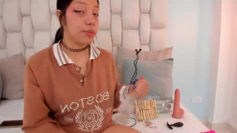 Vayra Moon  online show from 07.24.26