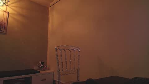 Snapshot of vctoria_collins_ chatting on 09.19.25 Victoria online show from 09.19.25
