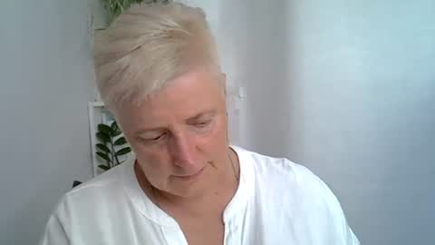 Snapshot of vea_motty chatting on 07.17.26 vea_motty online show from 07.17.26