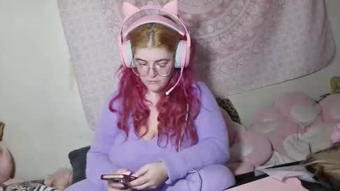 Snapshot of veelehanex3 chatting on 11.16.25 Veronica Lehane online show from 11.16.25