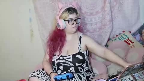 Snapshot of veelehanex3 chatting on 05.29.26 Veronica Lehane online show from 05.29.26