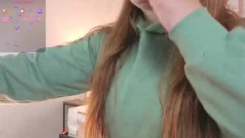 Vee Simons online show from 01.17.26