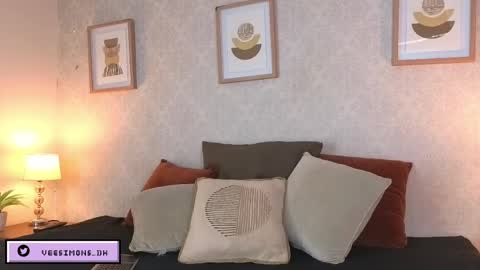 Vee Simons online show from 04.20.26