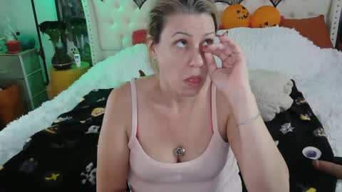 Vegas Dani online show from 10.30.25