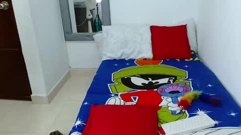 velk_hot1 online show from 11.21.25