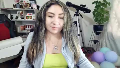 Im VelaI will be Christmas and New Year with my family December 22 to January 13 I will miss you guys. online show from 10.23.25