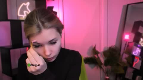 Snapshot of veloria_belle chatting on 12.01.25 veloria_belle online show from 12.01.25