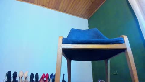 Sara online show from 12.23.25