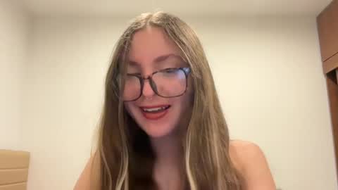 Snapshot of velvet__moon chatting on 07.14.26 Sophi online show from 07.14.26