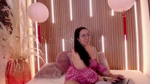 Emma Curly online show from 04.18.26