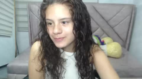 velvet_moon_v online show from 09.22.25