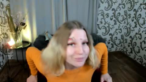 velvet_peach_ online show from 10.24.25