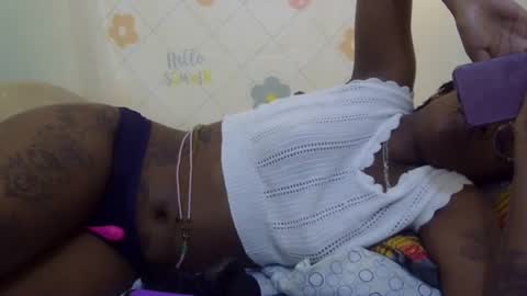 Snapshot of velvet_temptress chatting on 12.13.24 velvet online show from 12.13.24