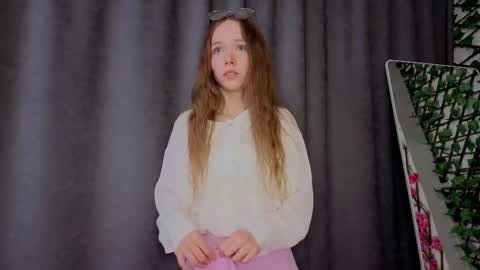 Snapshot of velvet_vice chatting on 10.16.25 Polly online show from 10.16.25