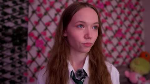 Snapshot of velvet_vice chatting on 10.18.25 Polly online show from 10.18.25