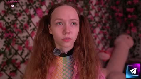 Snapshot of velvet_vice chatting on 11.20.25 Polly online show from 11.20.25