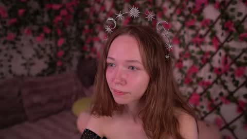 Snapshot of velvet_vice chatting on 11.28.25 Polly online show from 11.28.25