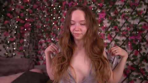 Snapshot of velvet_vice chatting on 12.14.25 Polly online show from 12.14.25