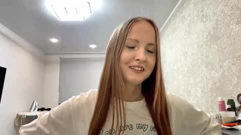 Snapshot of velvetmary chatting on 11.23.25 Rachel online show from 11.23.25