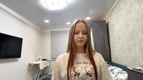 Snapshot of velvetmary chatting on 11.27.25 Rachel online show from 11.27.25