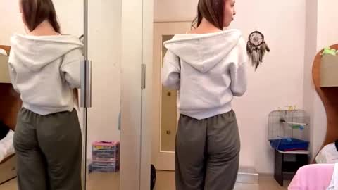 Snapshot of velvetmary chatting on 12.16.25 Rachel online show from 12.16.25