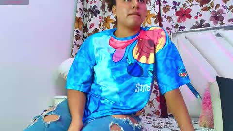 Snapshot of velvetnaughty4u chatting on 11.17.25 velvetnaughty4u online show from 11.17.25