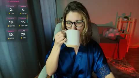 Snapshot of velvetsoulme chatting on 12.17.25 VelvetSoul online show from 12.17.25