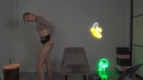 VelvetTGirl online show from 03.10.26