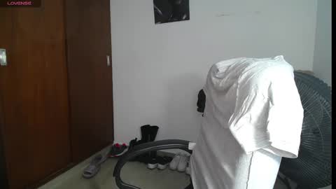 Venelope 3 online show from 02.14.25