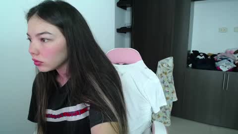 Snapshot of venelope1 chatting on 05.14.26 Venelope 3 online show from 05.14.26