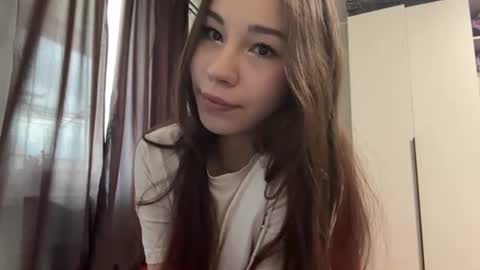 Snapshot of venessasatterwhite chatting on 06.27.26 Milla online show from 06.27.26