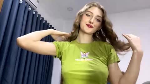 Snapshot of venniebonillas chatting on 03.03.26 Emily online show from 03.03.26