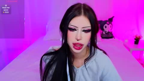 Vivian online show from 11.12.25