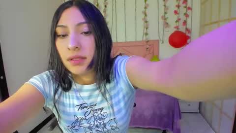 Snapshot of venus_latin_01 chatting on 09.09.25 Mary online show from 09.09.25