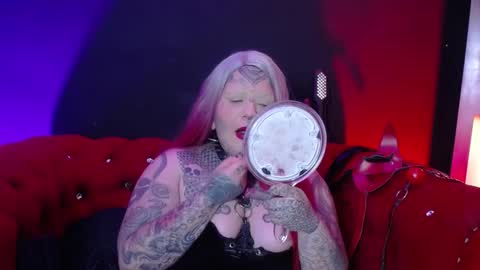 Venus Ink online show from 11.05.25