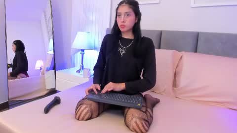 Snapshot of venus_seduccion chatting on 06.30.26 VENUS online show from 06.30.26