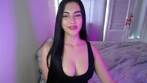 Snapshot of venus_starmodel chatting on 12.18.24 Venus online show from 12.18.24