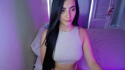 Snapshot of venus_starmodel chatting on 12.29.24 Venus online show from 12.29.24