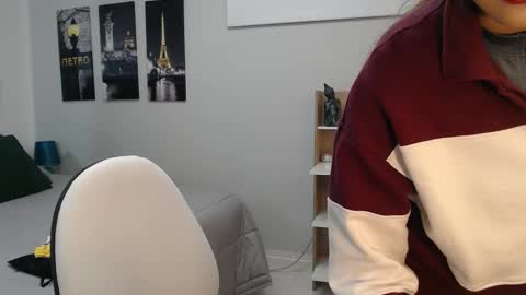 Snapshot of venus_steffen chatting on 09.13.25 Mia online show from 09.13.25